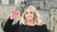 Bonnie Tyler sufre una parada cardiaca cuando trataban de sacarla del coma