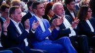 Una cumbre populista que retrata a Sánchez