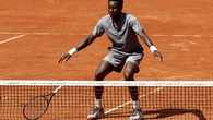 Tiene 17 años, gana un partido agónico en Roland Garros y se acuerda de Alcaraz: "Hoy no dejé de creer y fue gracias a ti"