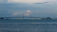 Este es el puente marítimo más largo del mundo: más de 50 kilómetros y reduce un trayecto de tres horas a 30 minutos