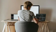 Trabajar desde casa puede estar aumentando los problemas de salud mental, especialmente entre quienes viven solos