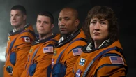 Por qué los astronautas de Artemis II llevan traje naranja: la razón va mucho más allá de lo estético