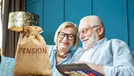 ¿Cuándo se cobran las pensiones en junio 2026? Fecha exacta para CaixaBank, Santander y BBVA