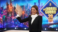 Macarena Gómez deslumbra en ‘El Hormiguero’ con el traje más sofisticado de la temporada y la blusa romántica que eleva cualquier look