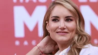 Alba Carrillo sufre el síndrome del nido vacío y amenaza a su madre con un verano intensito