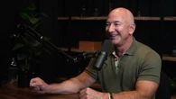 Jeff Bezos pidió a sus padres sus ahorros para fundar Amazon, y ellos le preguntaron: "¿Qué es Internet?"