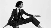 Se cumplen 60 años de 'Le Smoking', el traje de Yves Saint Laurent que cambió para siempre la forma de vestir de las mujeres