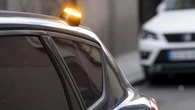 ¿Puede la DGT saber dónde estás gracias a la baliza V-16? La respuesta sorprende a muchos conductores