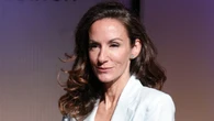 Telma Ortiz apuesta por Mango con un traje azul pastel que recuerda al estilo de la Reina Letizia