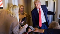 Trump amenaza con quitarle los permisos de emisión a los canales que le critiquen