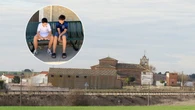 La tierna reacción de dos adolescentes cuando termina el verano en su pueblo: “Y ahora qué hacemos”