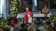 «Gracias por llevar las cargas de los crucificados»