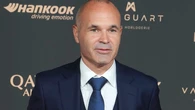 Anuncia el fichaje de Andrés Iniesta como entrenador