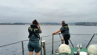 Localizan el cadáver de un joven sumergido en el mar en San Juan de Nieva (Asturias)