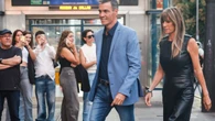 Begoña Gómez sorprende en Madrid con un look de cuero total y se convierte en la protagonista inesperada del estreno de Amenábar