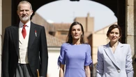 Isabel Díaz Ayuso rompe su propio estilo en el Premio Cervantes con los pantalones bombacho que nadie esperaba