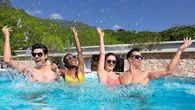 ¿De verdad hay que esperar dos horas para bañarse después de comer? El mito del verano, explicado