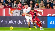 Un equipo de LaLiga amenaza la continuidad de Oso en el Sevilla