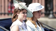 Beatriz y Eugenia de York, invitadas a la boda de Peter Phillips y Harriet Sperling