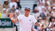 Rafa Jódar se 'cae' de Queen's y siembra dudas para Wimbledon