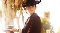 Victoria Federica ya está lista para la Feria de Abril 2026 con su look más inesperado a caballo: top halter y pantalón de vestir en clave ecuestre