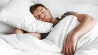 La ciencia revela por qué una persona puede hablar mientras está dormida: qué significa y por qué se produce
