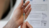 Florida elimina la vacunación obligatoria contra el sarampión y la varicela en colegios y enciende la alarma sanitaria
