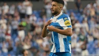 Su entrenador lo deja en el banquillo y responde marcando un hat-trick en menos de 20 minutos
