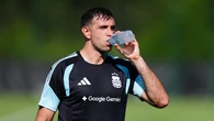 La Real Sociedad, pendiente del Dibu Martínez para hacer caja por Álex Remiro