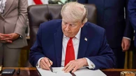 Trump anuncia que el acuerdo con Irán se firma este domingo, pero Teherán frena el optimismo: “No será mañana”