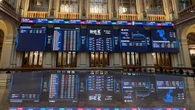 El Ibex 35 resiste sobre los 15.500 puntos pese al lastre de la banca