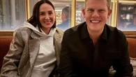Blazer de lentejuelas y sudadera: el look con el que Tamara Falcó sorprende en su cita con Wes Gordon en Madrid