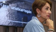 La alcaldesa de Mogán reprocha a Sánchez que se sume al acto del Papa a última hora: "No estuvo cuando hacía falta y ahora viene a la foto con León XIV"