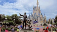 Disney desmiente los rumores sobre la retirada de la Reina Malvada y otros villanos de sus parques temáticos