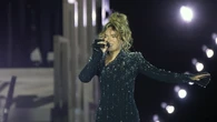 Karol G hace historia en el Vaticano con un espectacular vestido de Alta Costura con pedrería