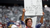 Miles de personas se dan cita en Arizona para despedir a Charlie Kirk junto a Trump