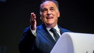 Tebas no se muerde la lengua y carga contra los que se oponen al Villarreal-Barça en Miami