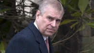 El príncipe Andrés, despojado de su estandarte en Windsor: una humillación al estilo "Juego de Tronos"