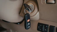 Seguramente lo has visto más de una vez pero a ti nunca te ha pasado: así es como se arranca un coche empujándolo