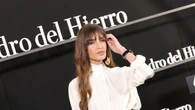 El look de madre orgullosa de Sara Carbonero con un vestido de más de 500 euros (y detalle original) de firma gallega