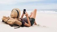 El miedo al vacío laboral: los motivos ocultos por los que tu mente se niega a desconectar en tus vacaciones, según un experto