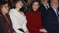La Reina Letizia se rinde al rojo más elegante en los Premios de Innovación: el vestido de Massimo Dutti que vuelve a ser tendencia