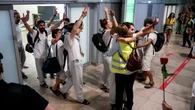 Los españoles de la flotilla denuncian nada más regresar a España que han sido tratados "peor que animales"