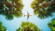 Más caras, pero imprescindibles: así afrontan los españoles sus vacaciones