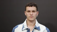 De Arón Piper a Jeremy Allen White: ahora los hombres también quieren joyas
