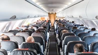 Soy auxiliar de vuelo y está es la razón por la que siempre hace frío en los aviones