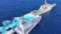Intercambio de golpes entre barcos de China y Filipinas por el control del arrecife Scarborough