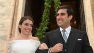 Julia Bolaños se casa con un vestido de novia al estilo años 50, de firma española y manto histórico