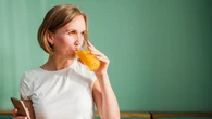 Así puedes retrasar los síntomas de la menopausia a través de la dieta y la microbiota