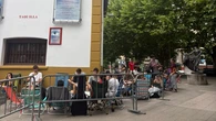 Acampadas de más de veinte horas en Santander para conseguir el abono joven de la Feria de Santiago